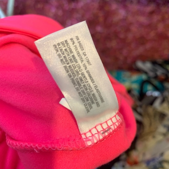 Gap body Workout Vest. Hot Pink - Picture 5 of 5